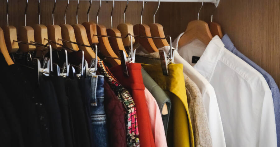 How to Create a Capsule Wardrobe with 30 Essential Pieces